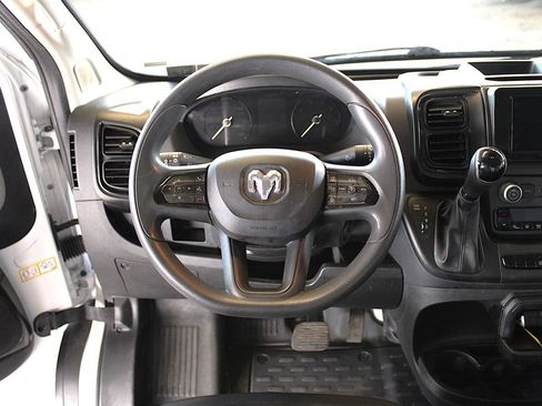 Used 2025 RAM ProMaster 2500 w/ Convenience Group FWD image 14