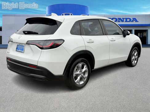 Used 2023 Honda HR-V LX image 7