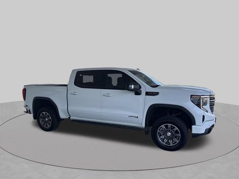 Used 2024 GMC Sierra 1500 AT4 w/ AT4 Premium Package AWD/4WD image 12