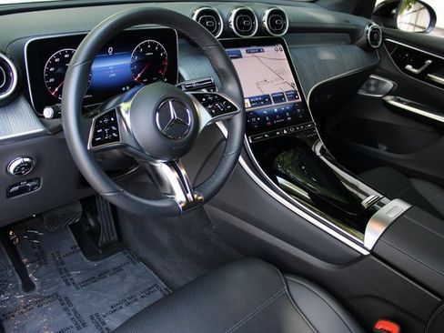 Used 2024 Mercedes-Benz GLC 300 image 8