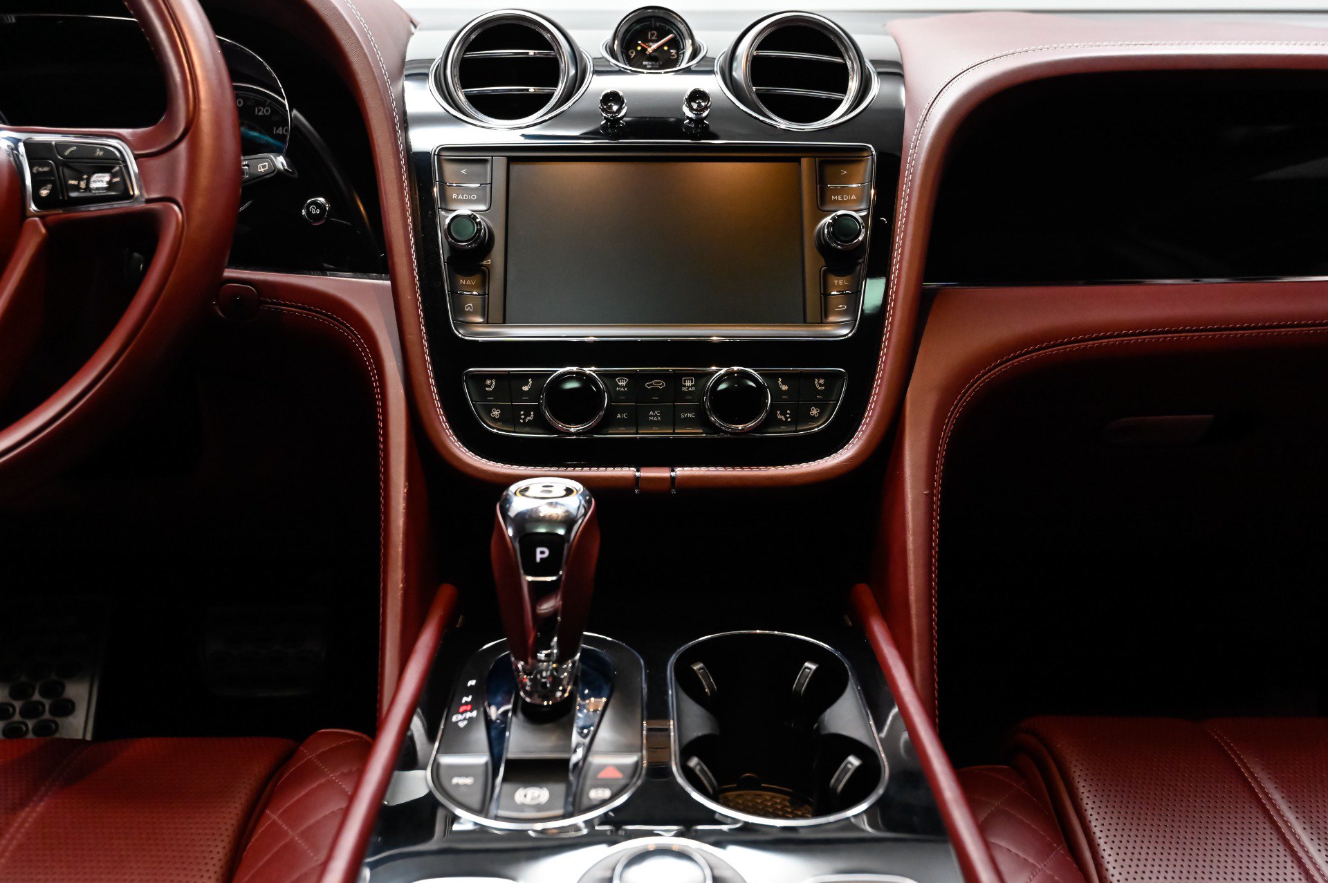 Used 2019 Bentley Bentayga AWD/4WD image 34