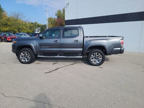 Used 2017 Toyota Tacoma Limited image 9