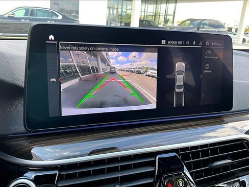 Used 2022 BMW 540i w/ Premium Package image 28