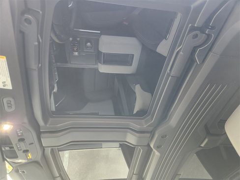 New 2026 GMC Hummer EV 4x4 Crew Cab image 17