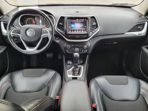 Used 2017 Jeep Cherokee Trailhawk w/ Comfort & Convenience Group AWD/4WD image 14