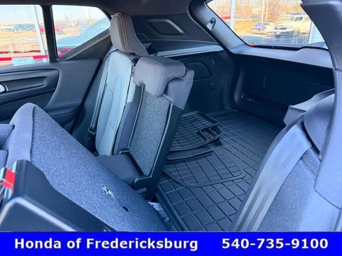 Used 2024 Volvo XC40 B5 Core w/ Protection Package image 24