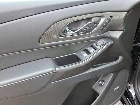Used 2023 Chevrolet Traverse Premier image 13
