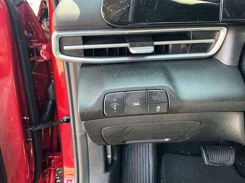 Used 2023 Hyundai Elantra SEL w/ Convenience Package FWD image 13