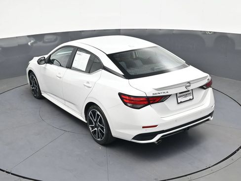 Used 2025 Nissan Sentra SR FWD image 35