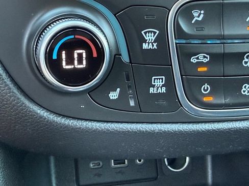 Used 2019 Chevrolet Equinox LT FWD image 23