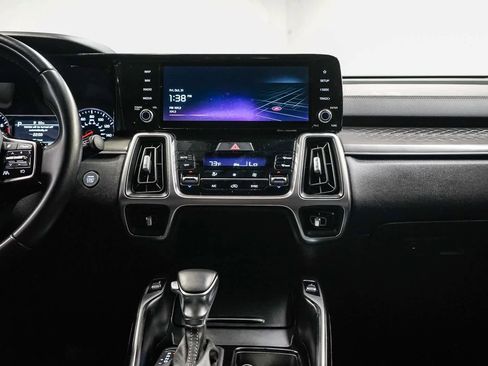 Used 2022 Kia Sorento S image 13
