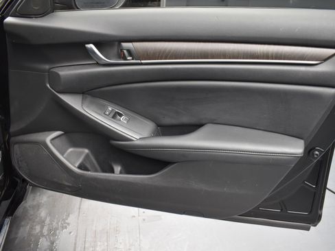 Used 2021 Honda Accord EX image 19
