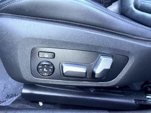 Used 2019 BMW 330i xDrive Sedan w/ M Sport Package AWD/4WD image 30