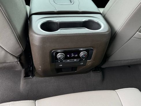 Used 2024 Chevrolet Tahoe Z71 w/ Luxury Package AWD/4WD image 23