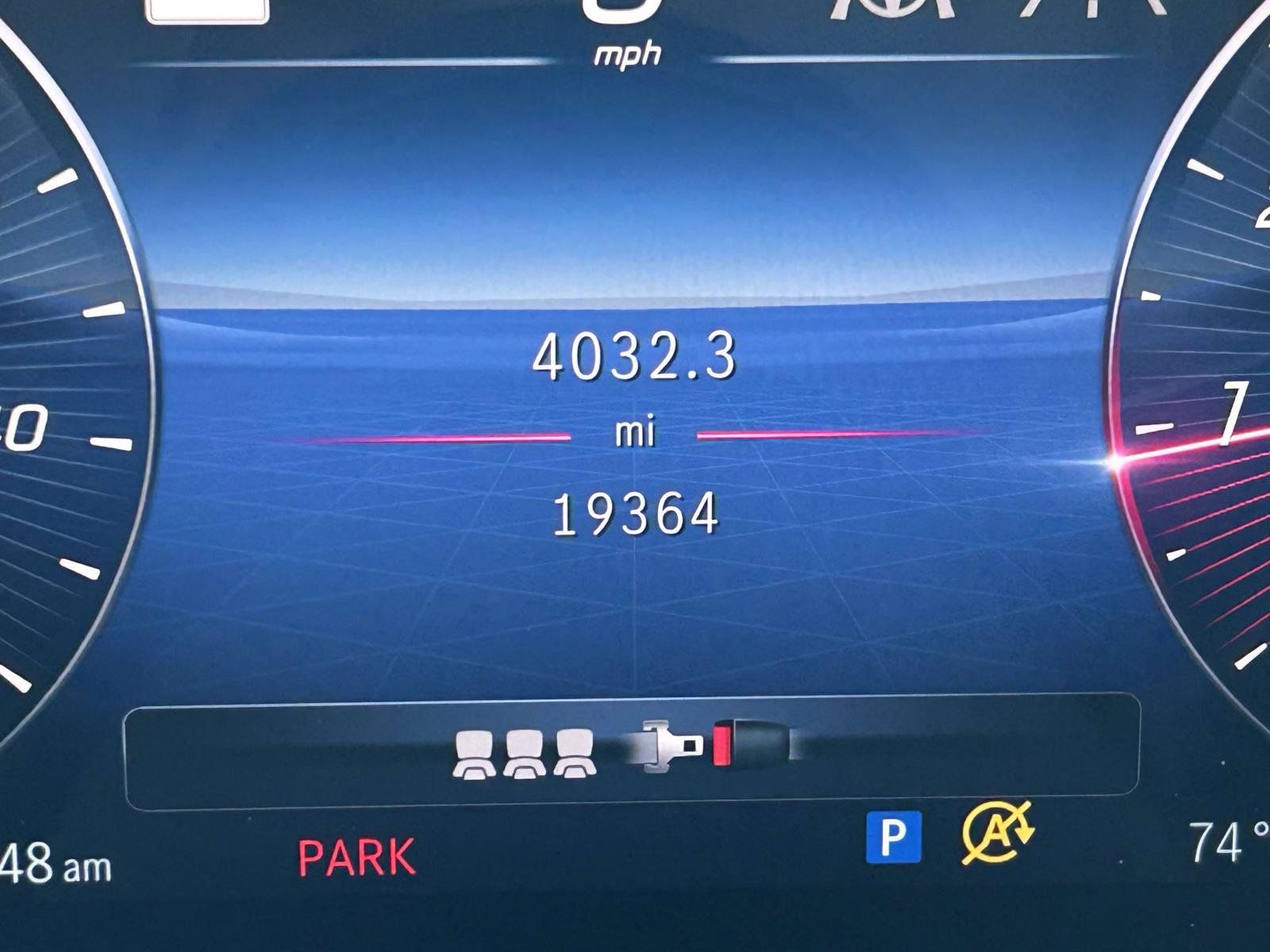 Used 2024 Mercedes-Benz GLC 300 4MATIC image 28