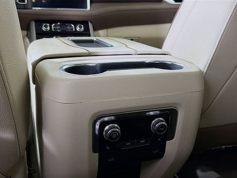 Used 2022 GMC Yukon Denali image 27