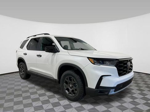 New 2025 Honda Pilot TrailSport image 7