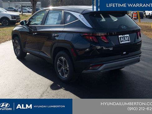 New 2026 Hyundai Tucson Blue SE image 10