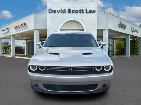 Used 2020 Dodge Challenger SXT image 2