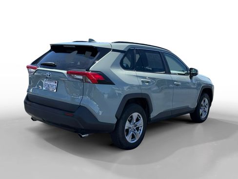 Used 2022 Toyota RAV4 XLE w/ Convenience Package AWD/4WD image 5