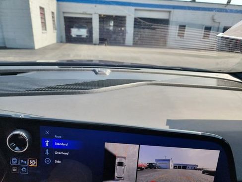 Used 2024 Chevrolet Equinox EV RS image 28