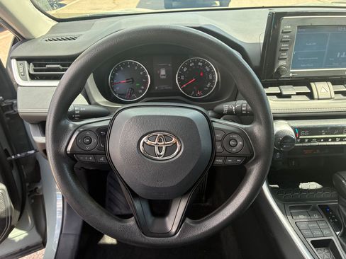 Used 2022 Toyota RAV4 XLE w/ Convenience Package AWD/4WD image 18