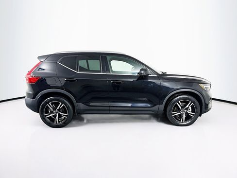 Used 2024 Volvo XC40 B5 Core image 10