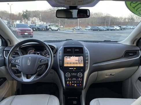 Used 2019 Lincoln MKC Reserve image 13