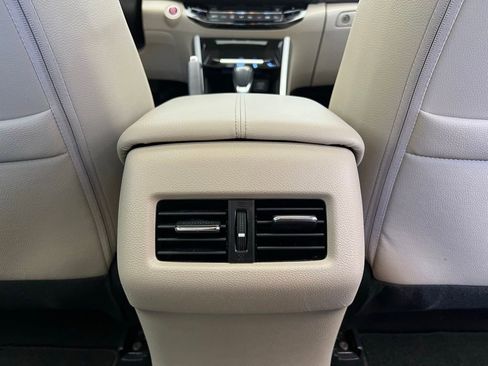 Used 2016 Honda Accord Touring image 9