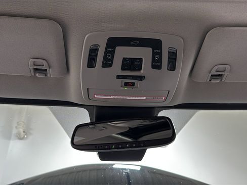 Used 2024 Toyota Sienna XLE image 11