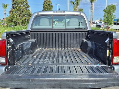 Used 2018 Toyota Tacoma SR w/ SR Convenience Package RWD image 18