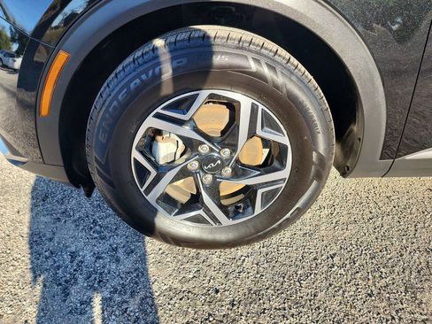 Used 2024 Kia Sportage LX image 11