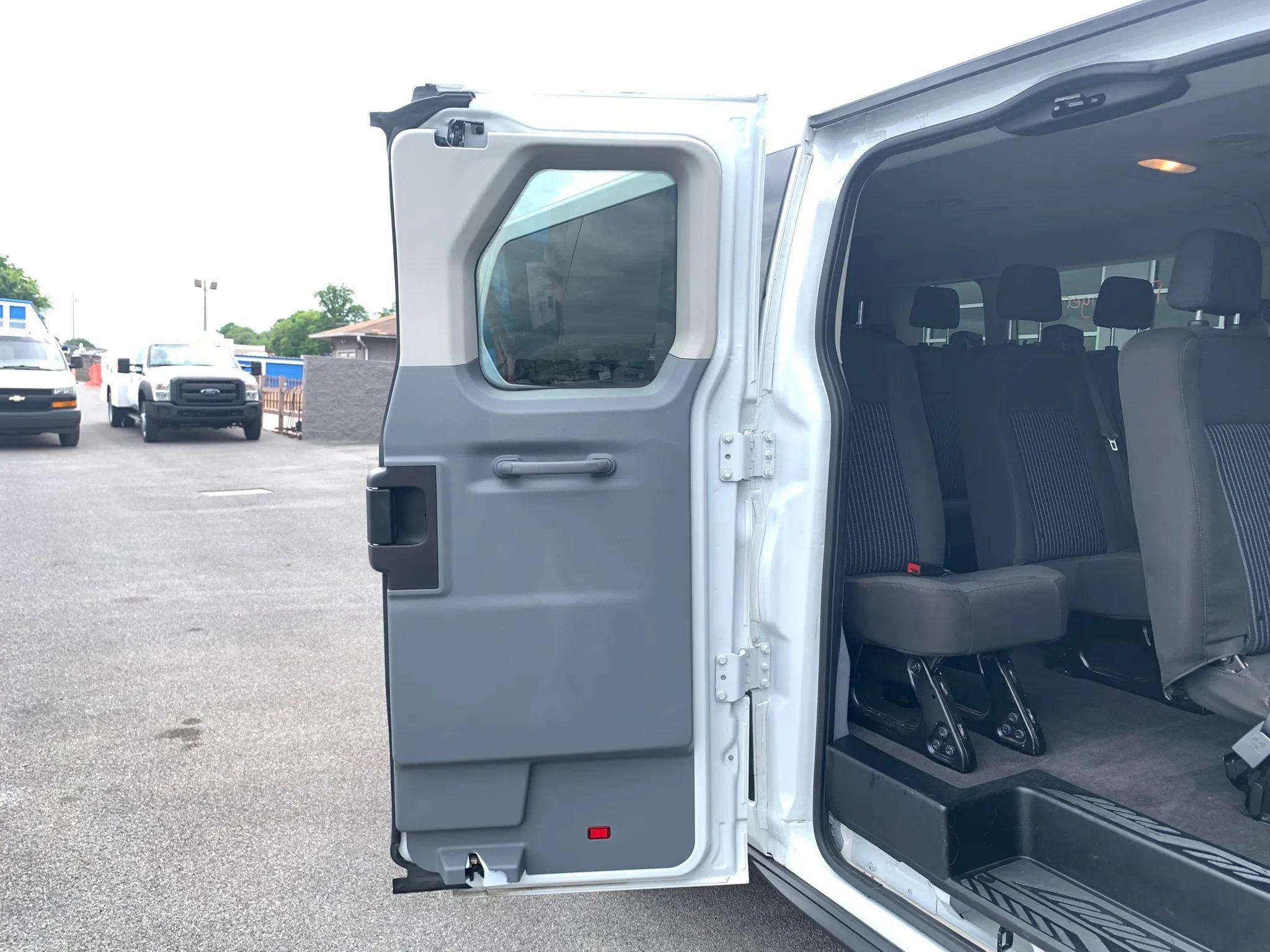 Used 2018 Ford Transit 350 XL RWD image 25
