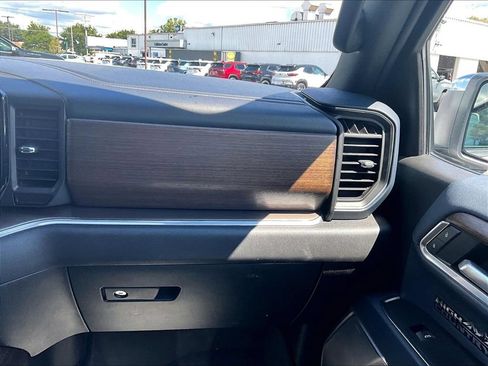 Used 2022 Chevrolet Silverado 1500 High Country w/ High Country Premium Package AWD/4WD image 13