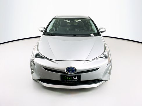 Used 2016 Toyota Prius Three Touring image 2