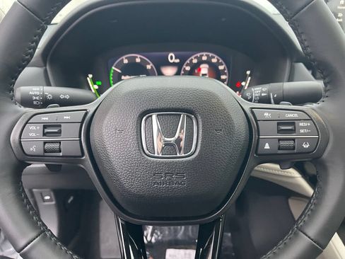 Used 2025 Honda Accord EX-L image 11