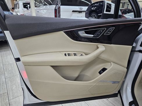 Used 2017 Audi Q7 3.0T Prestige w/ Prestige Package image 41