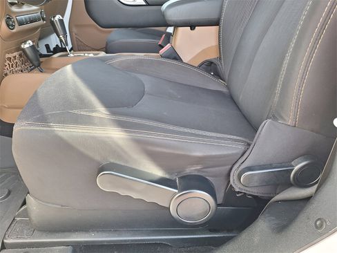 Used 2015 Jeep Wrangler Sahara w/ Connectivity Group image 19