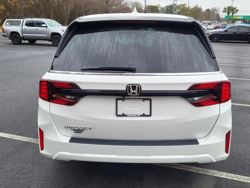 New 2026 Honda Odyssey EX-L image 3