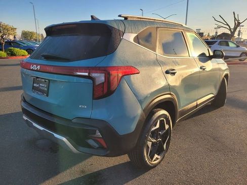 Used 2024 Kia Seltos EX image 4