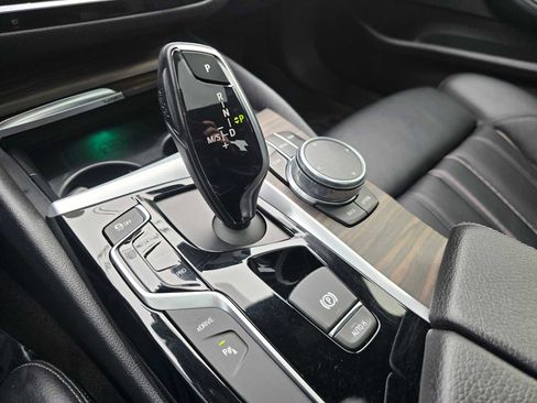 Used 2018 BMW 530e xDrive image 37