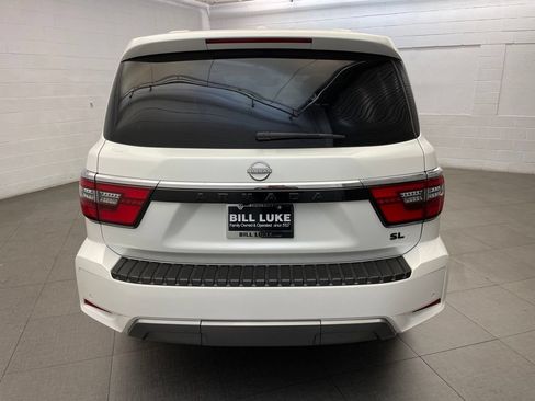 Used 2022 Nissan Armada SL w/ Captain's Chairs Package RWD image 9