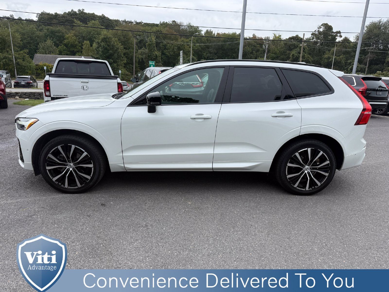Used 2024 Volvo XC60 B5 Plus w/ Climate Package AWD/4WD image 5