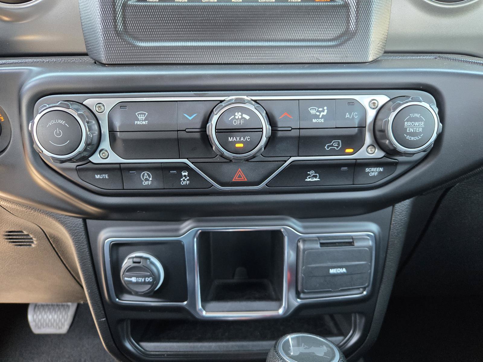 Used 2022 Jeep Wrangler Sport AWD/4WD image 13
