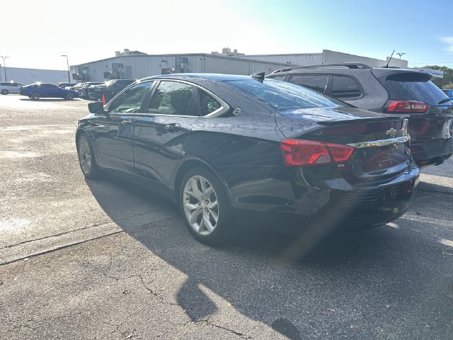 Used 2015 Chevrolet Impala LT FWD image 2