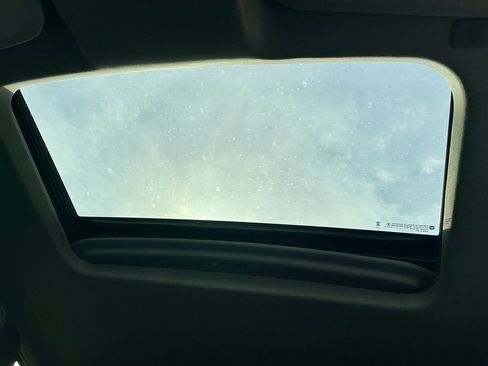 Used 2024 GMC Sierra 1500 SLT w/ SLT Premium Plus Package image 43