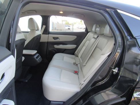 Used 2024 Nissan Ariya FWD image 18