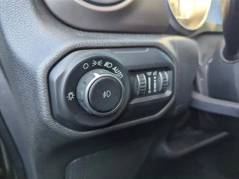 Used 2018 Jeep Wrangler Unlimited Sport S image 23