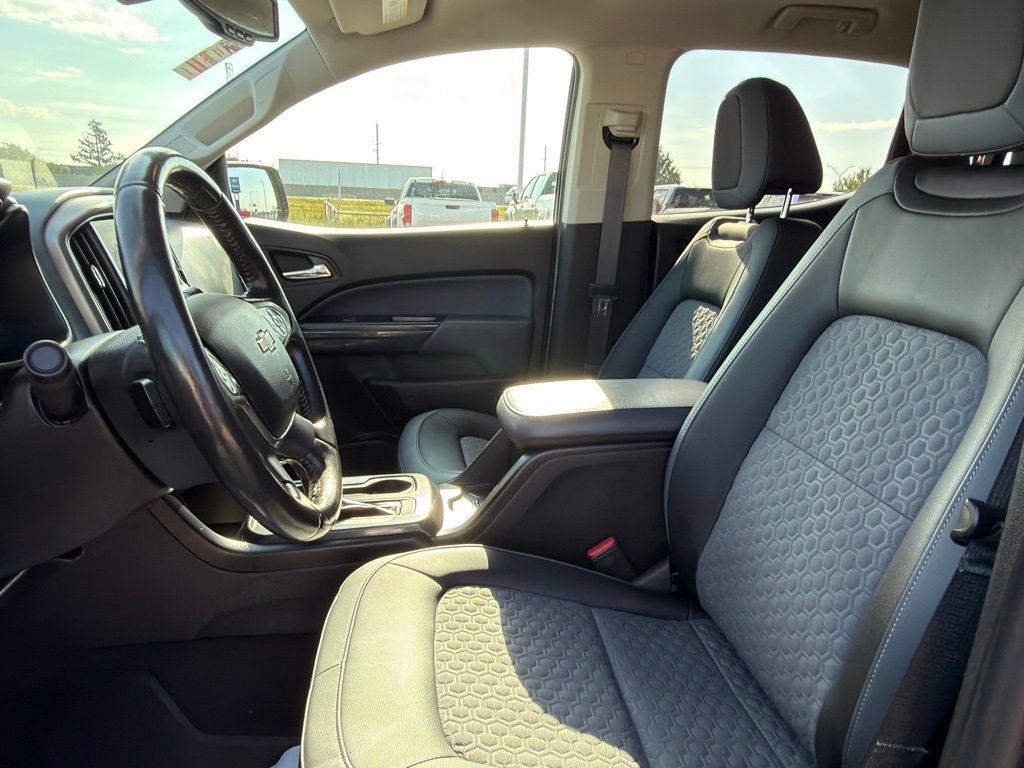 Used 2019 Chevrolet Colorado Z71 AWD/4WD image 17