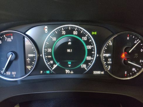 Used 2018 Buick LaCrosse Essence image 23